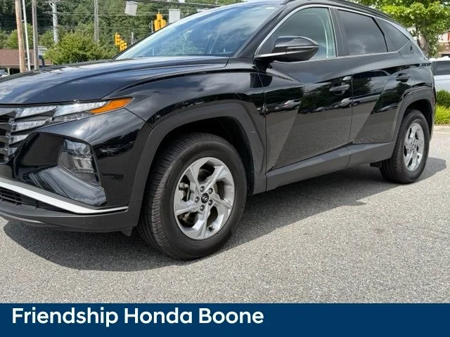 Used 2022 Black Hyundai SEL image 8