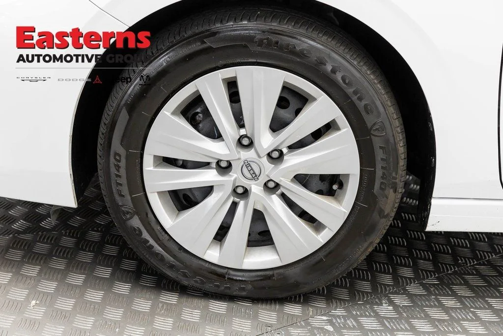 Used 2024 White Nissan S image 31