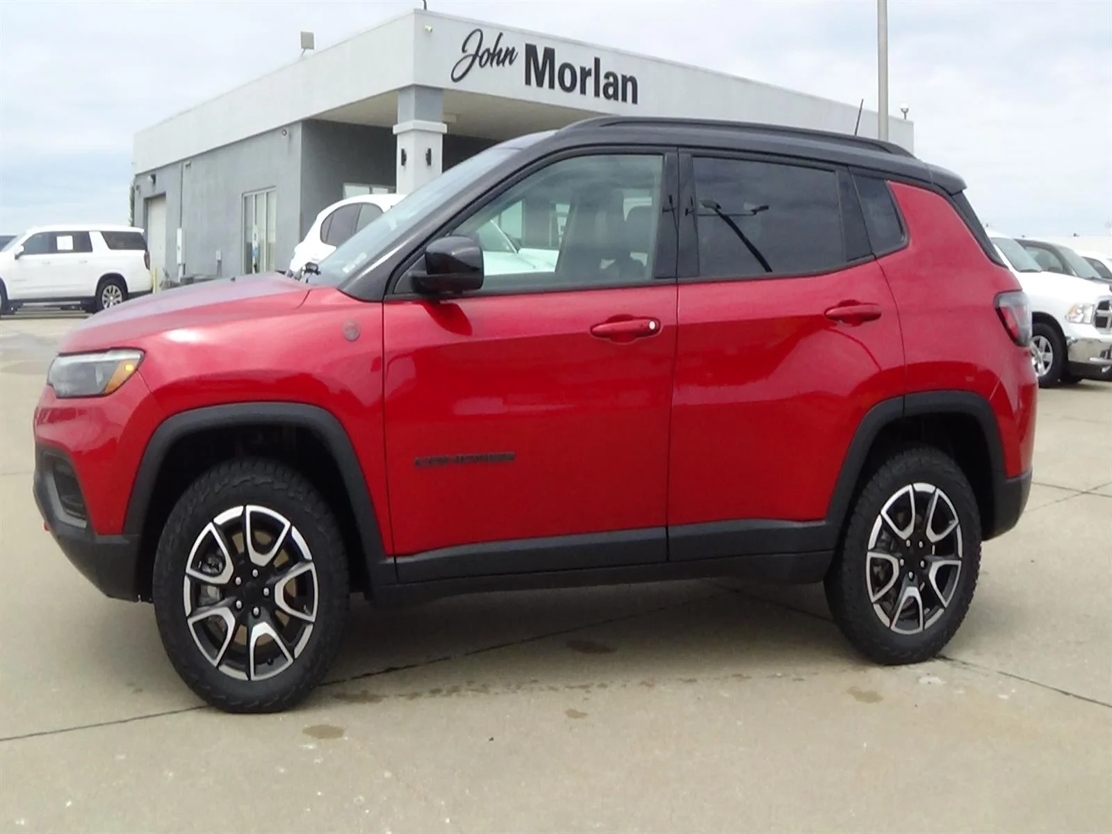 Certified Used 2024 Red Hot Pearl Coat (pr6) Jeep Trailhawk image 1