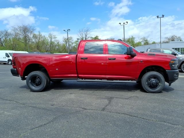 New 2026 Molten Red Pearl-Coat Exterior Paint RAM Tradesman image 8