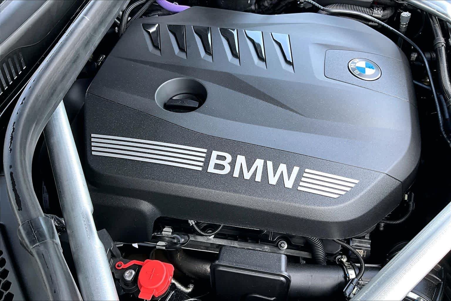 New 2026 Black Sapphire Metallic BMW xDrive40i image 17