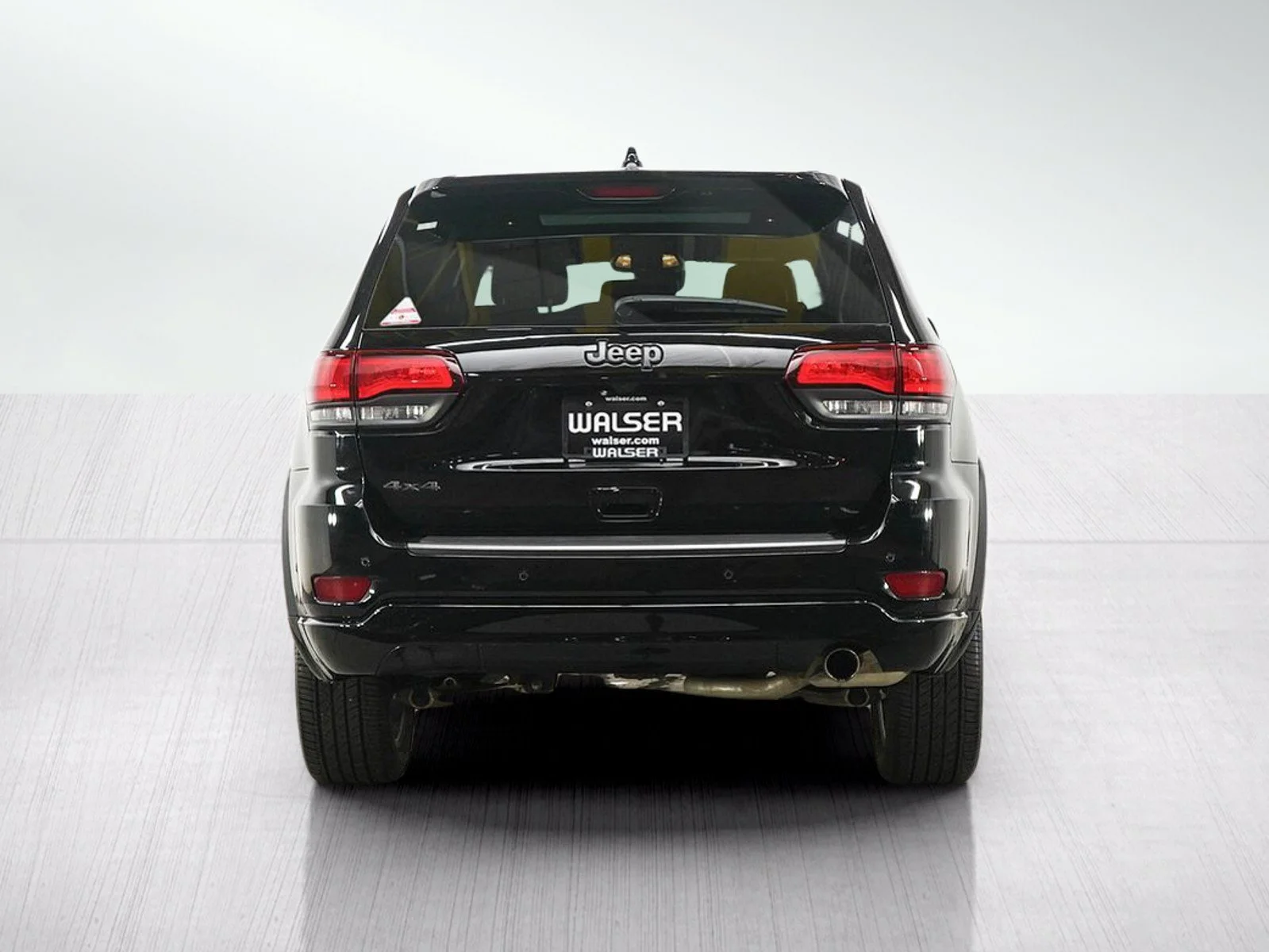 Used 2021 Diamond Black Crystal Pearlcoat Jeep Limited image 4
