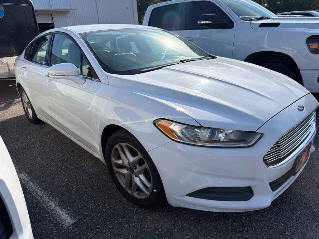 Used 2014 White Ford SE image 7