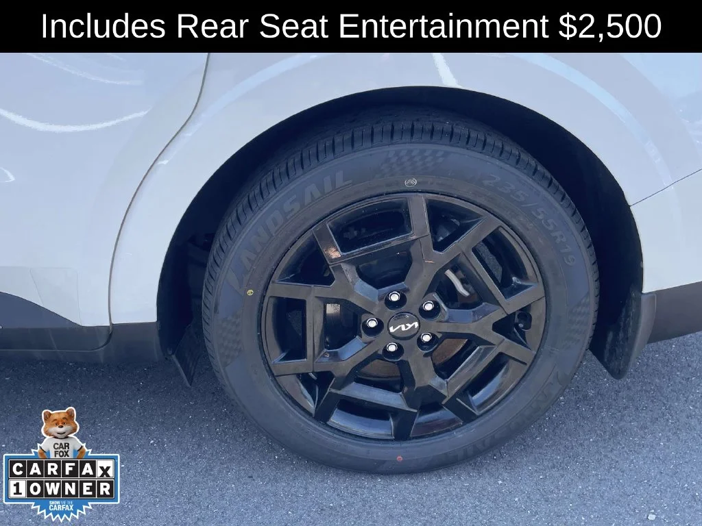 Used 2025 White Kia SX Prestige image 29