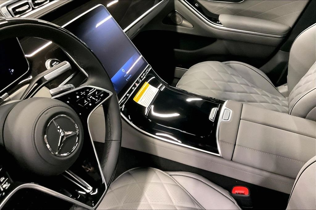 New 2026 MANUFAKTUR Moonlight White Magno Mercedes-Benz S 580 image 8