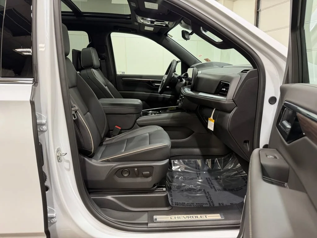 2026 Chevrolet Suburban Premier - Photo 35