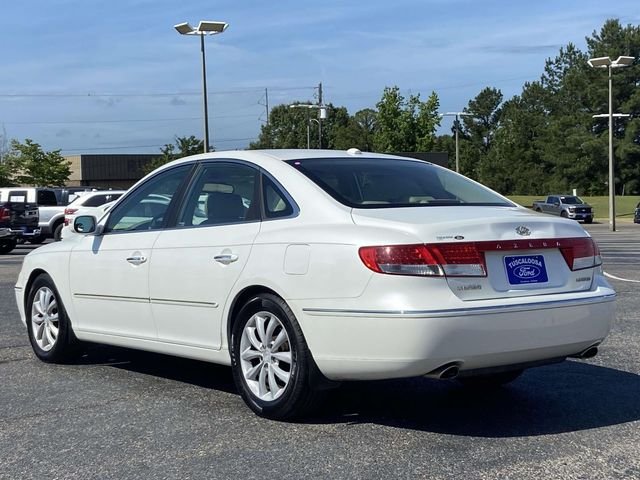 Used 2008 White Hyundai Limited image 4