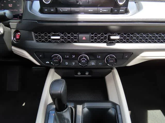 Certified Used 2023 Platinum White Pearl Honda  image 18