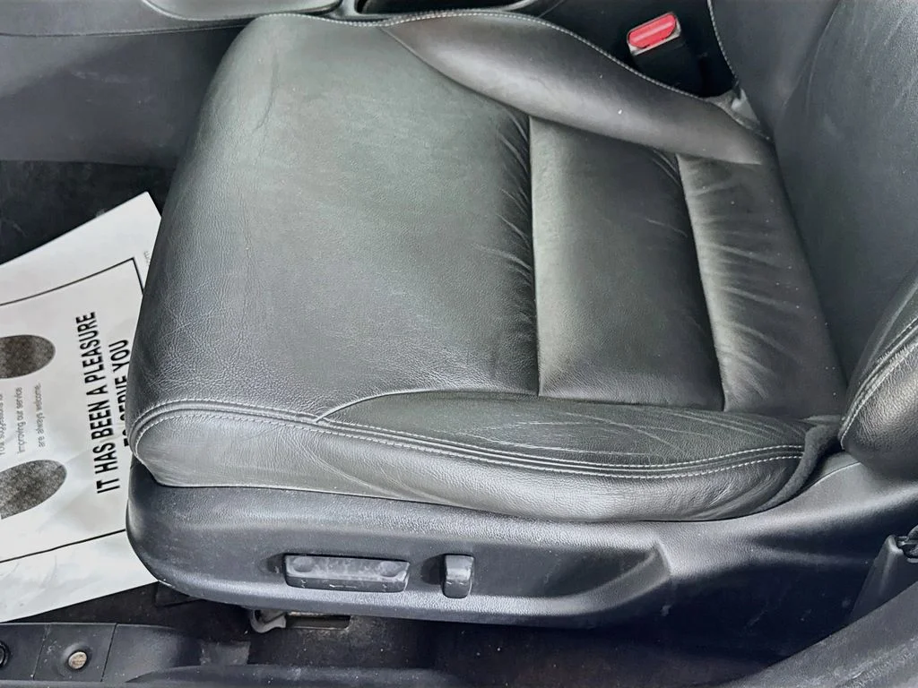 Used 2014 White Honda EX-L image 23