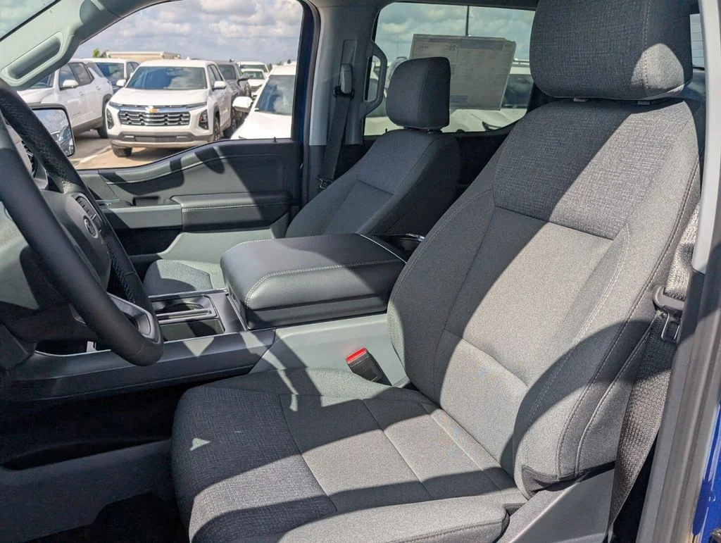 New 2026 Blue Ford XLT image 6