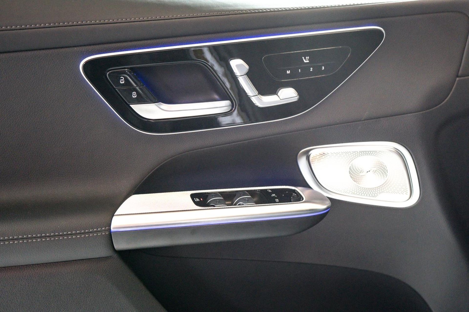 2025 Mercedes-Benz GLC Base - Photo 13