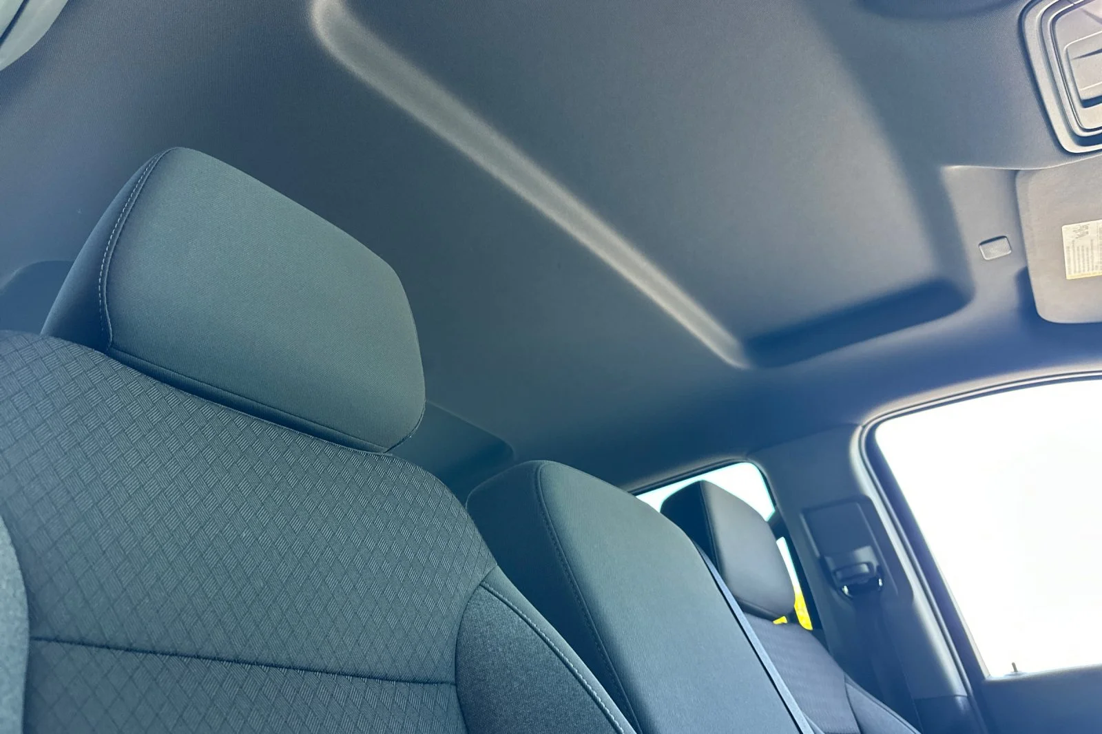 Used 2022 White Chevrolet Custom image 15