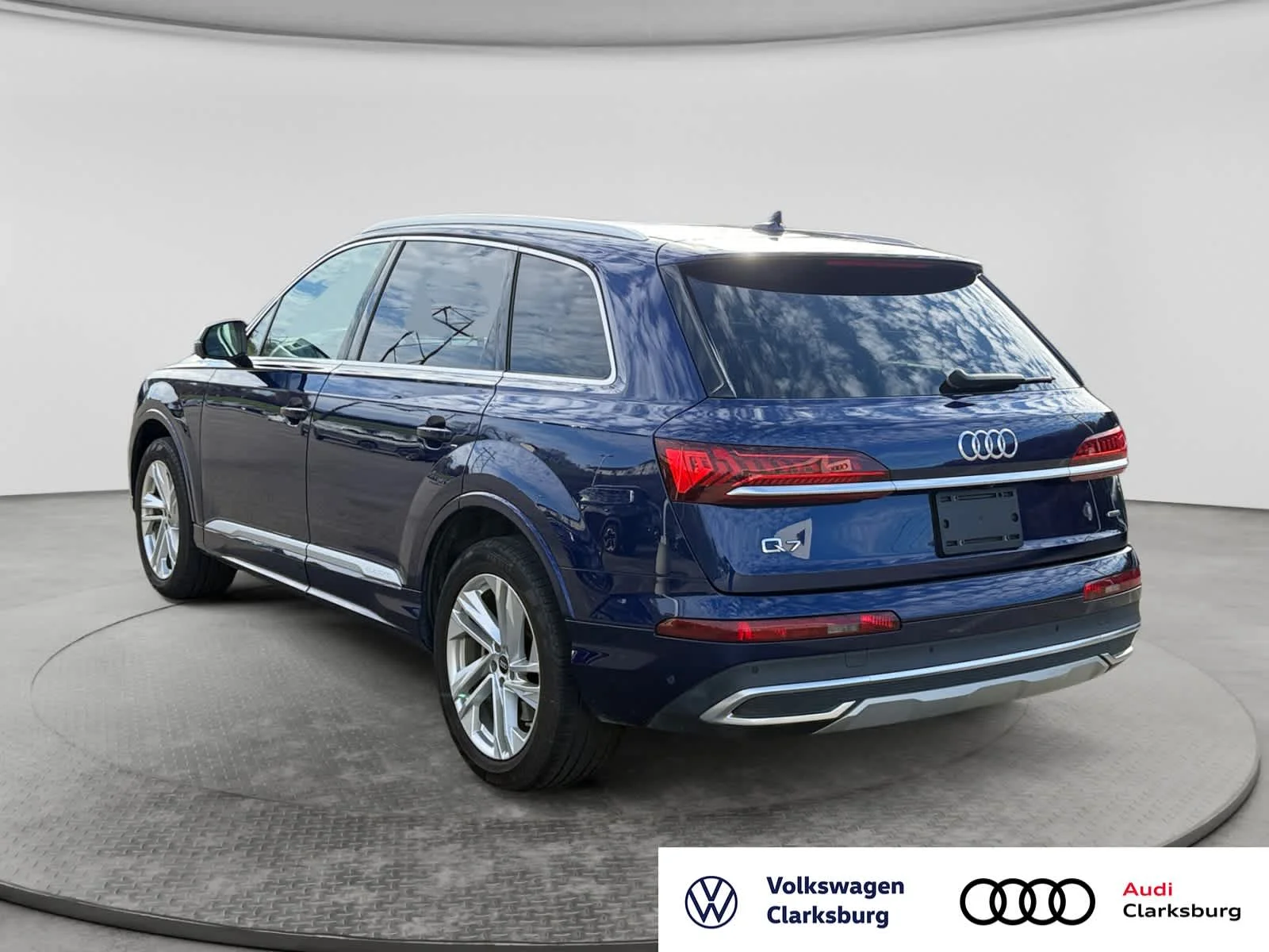 Used 2022 Navarra Blue Metallic Audi Premium Plus image 7