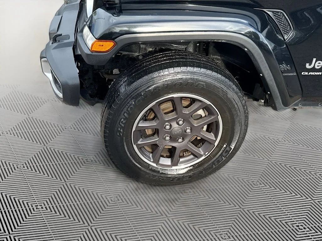 Used 2023 Black Jeep Overland image 35