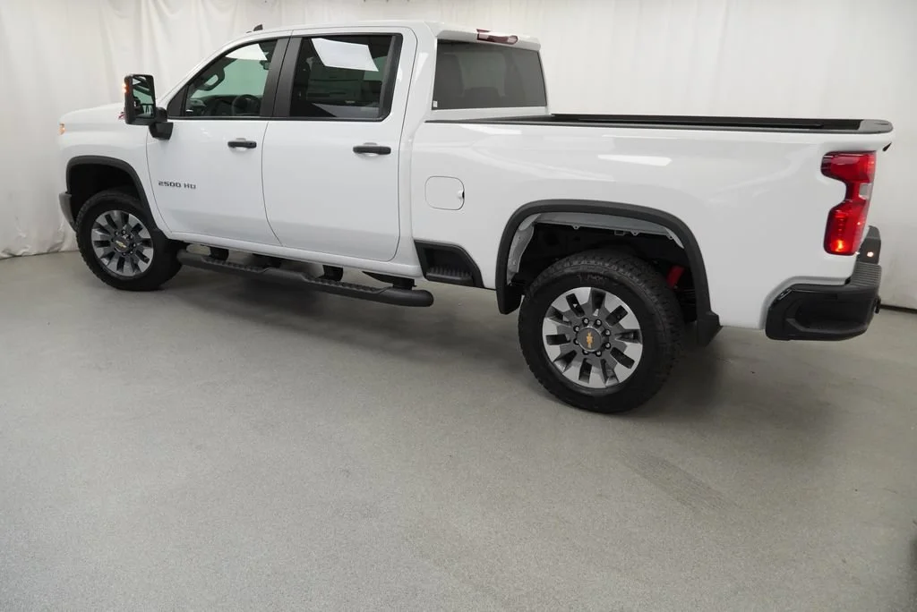 New 2026 Summit White Chevrolet Custom image 36