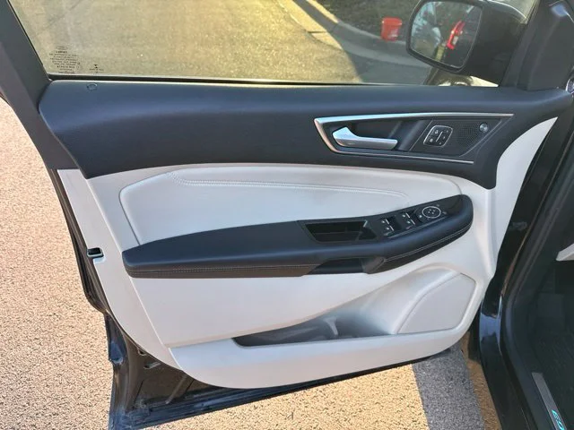 Used 2019 Agate Black Metallic Ford Titanium image 8