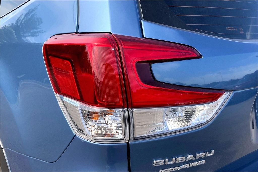 Used 2023 Blue Subaru Base image 22