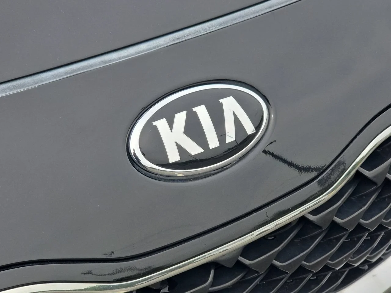 Used 2020 Black Kia LX image 30