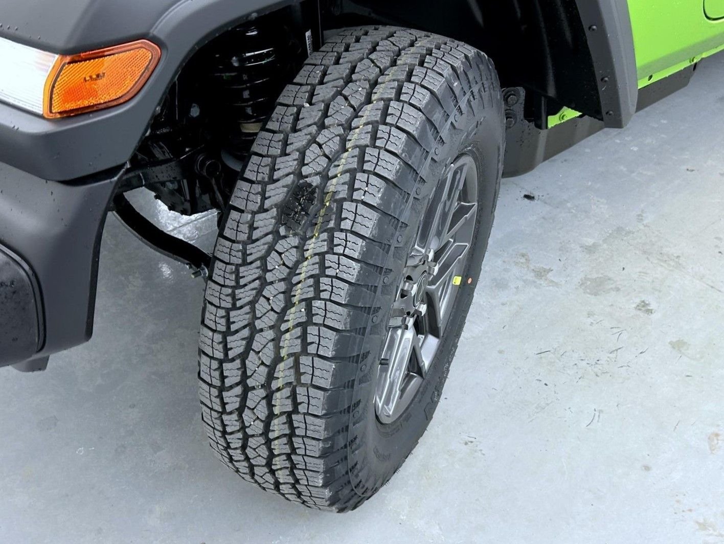 New 2026 Mojito Clear-Coat Exterior Paint Jeep Sport S image 23