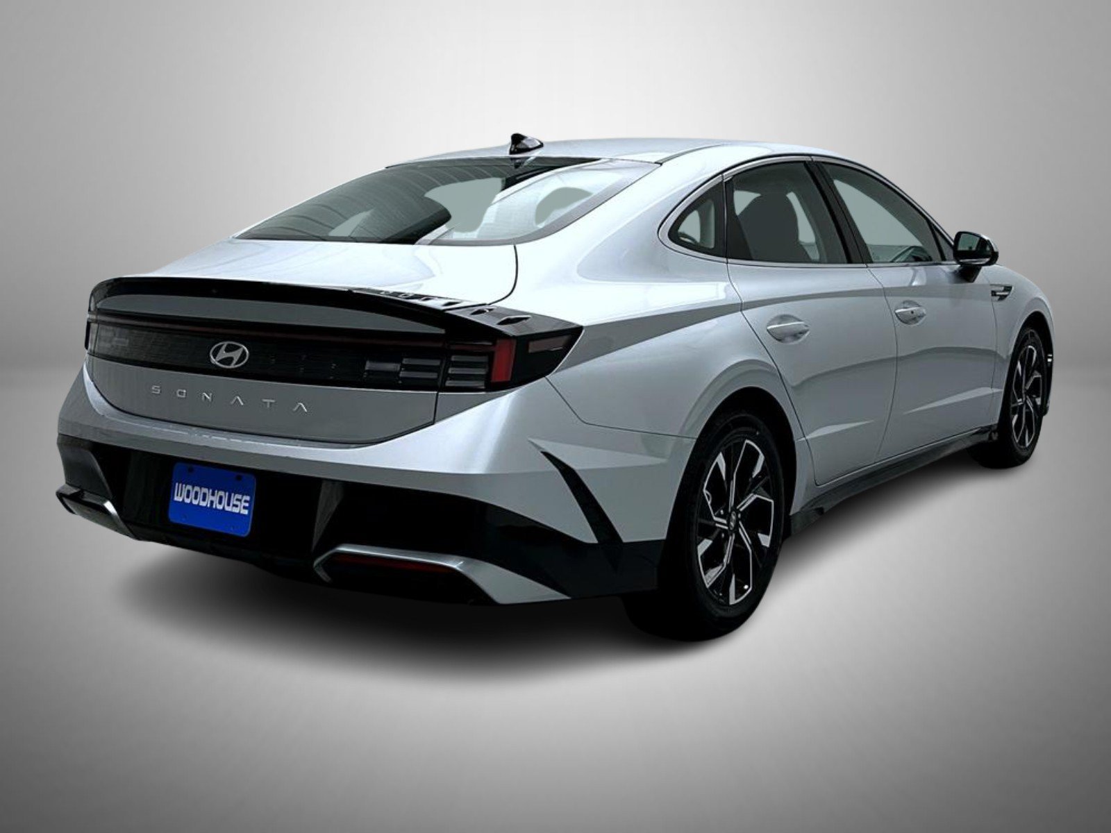 Used 2025 Silver Hyundai SEL image 5