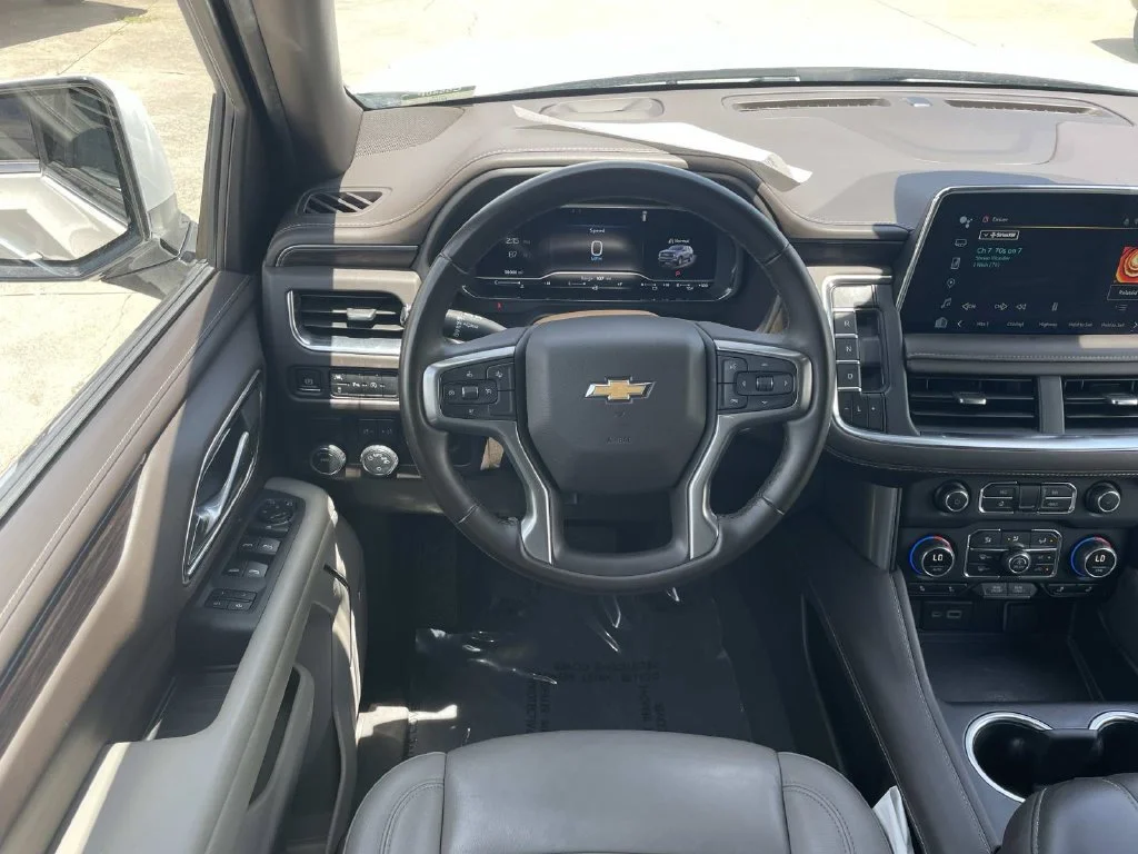 Used 2024 Summit White Chevrolet LT image 12