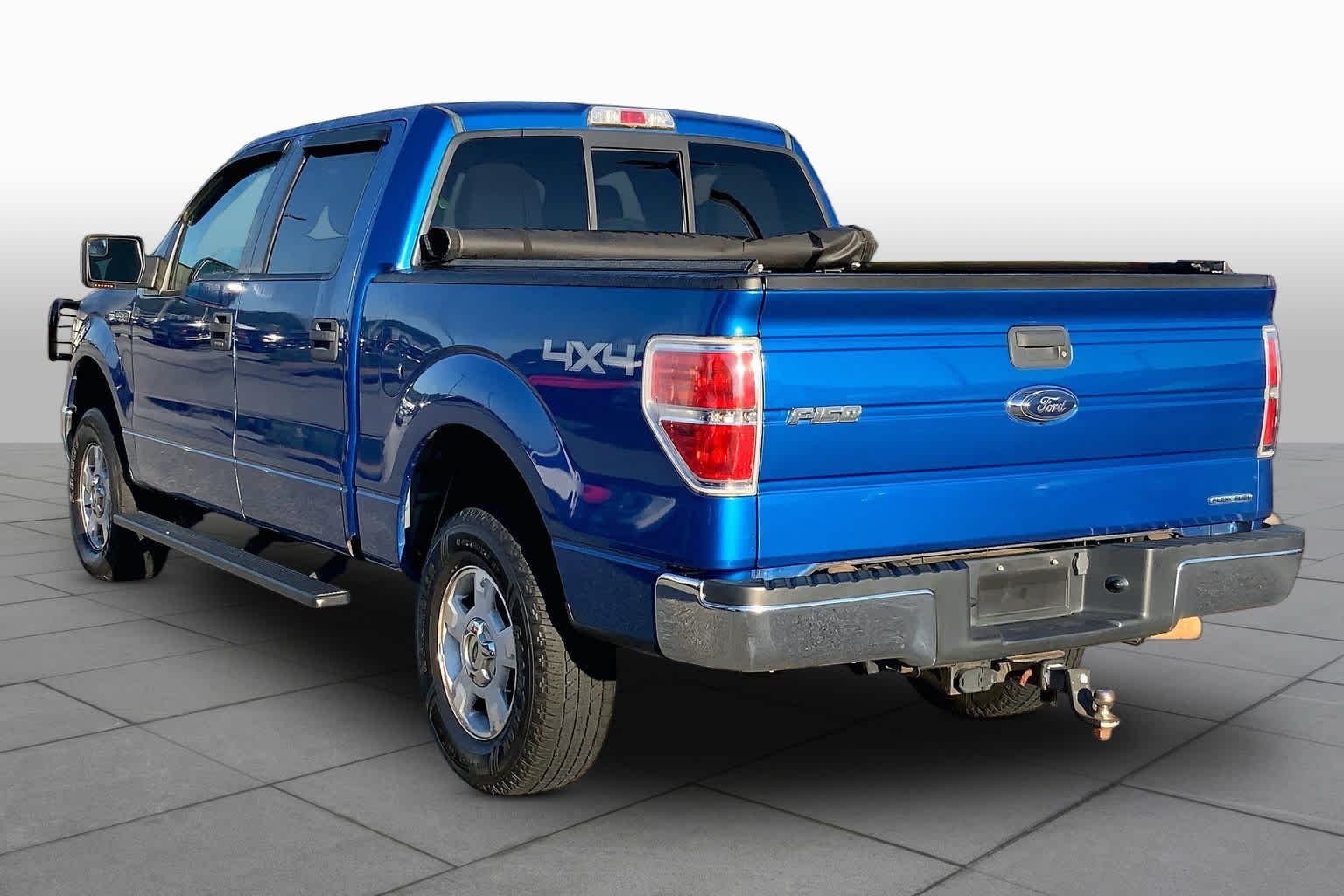 Used 2014 Blue Flame Metallic Ford XLT image 11