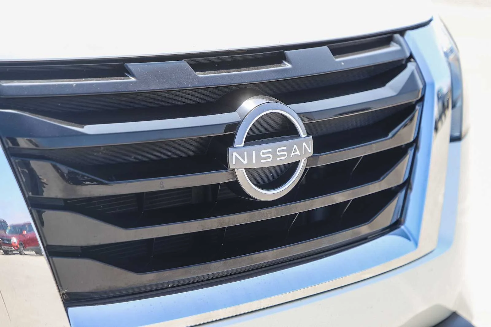 Used 2024 Pearl White Tricoat Nissan SV image 5