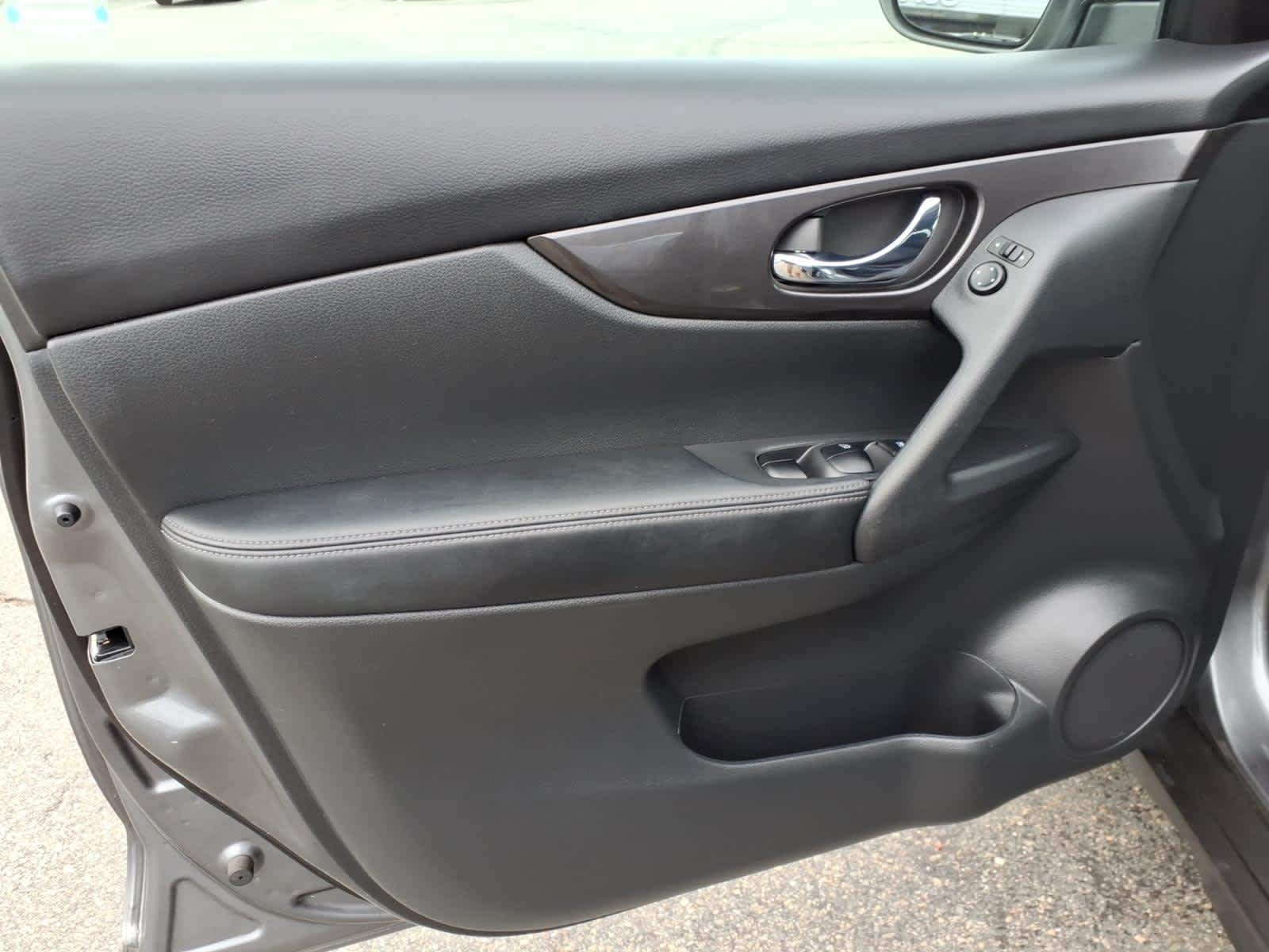 Certified Used 2020 Gun Metallic Nissan S image 10