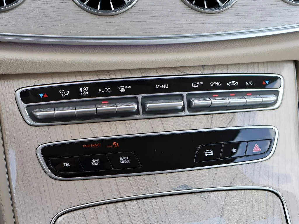 Used 2023 MANUFAKTUR Moonlight White Mercedes-Benz E 450 image 27