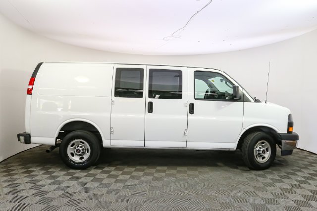 Used 2023 White GMC Work Van image 13