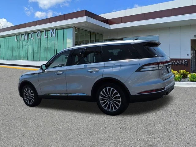 Used 2021 Silver Lincoln Reserve image 6