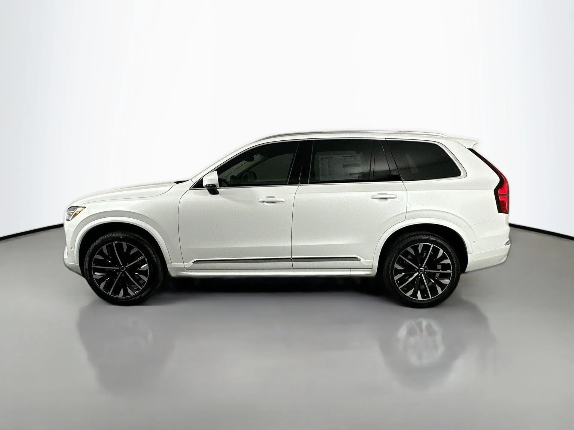 New 2026 Crystal White Volvo Plus image 9