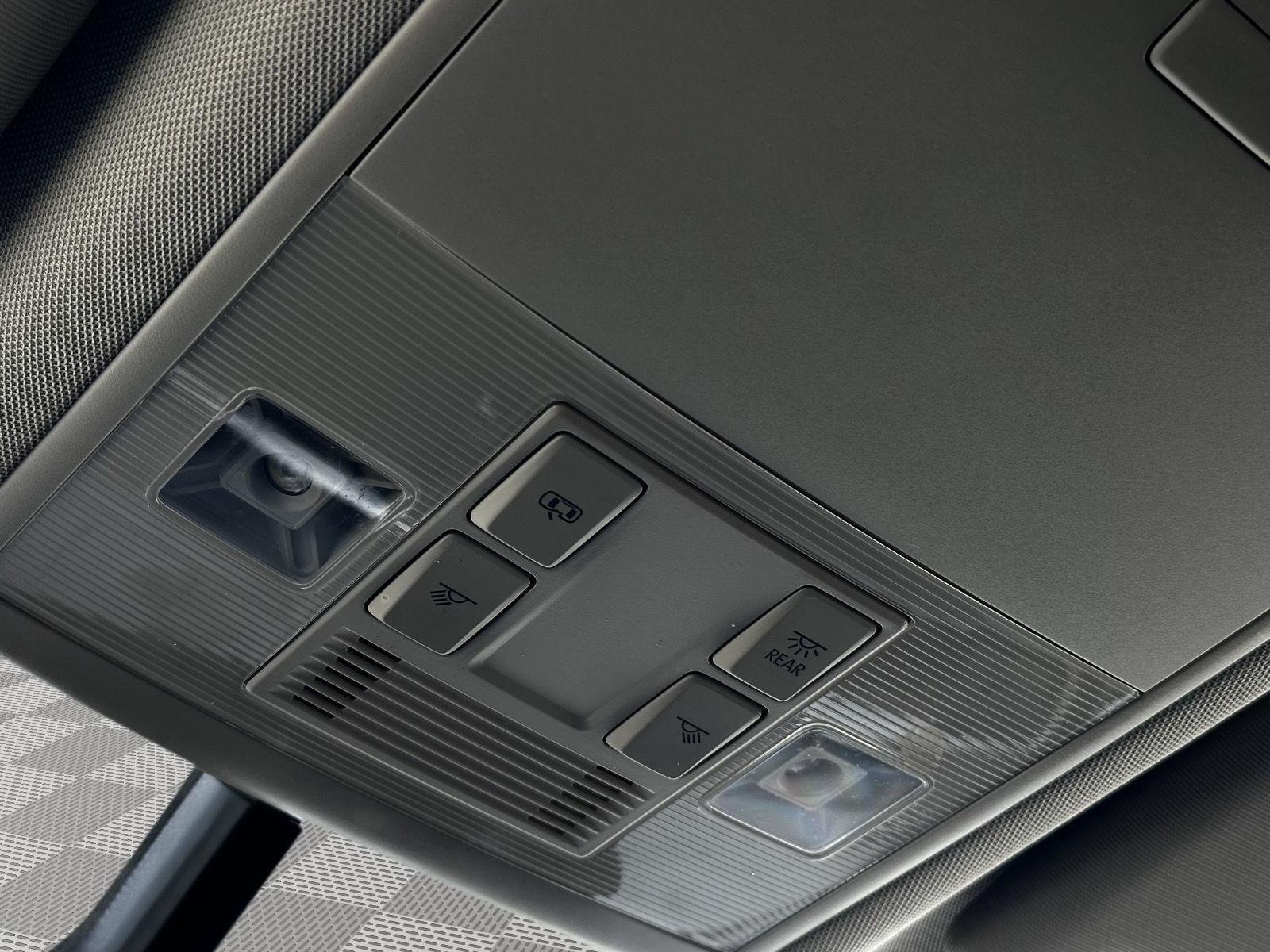 2021 Volkswagen Atlas SE w/Tech - Photo 20