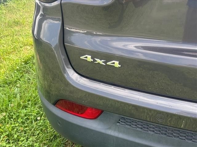 Used 2024 Gray Jeep Limited image 19
