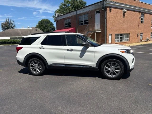 Used 2021 White Metallic Ford XLT image 9