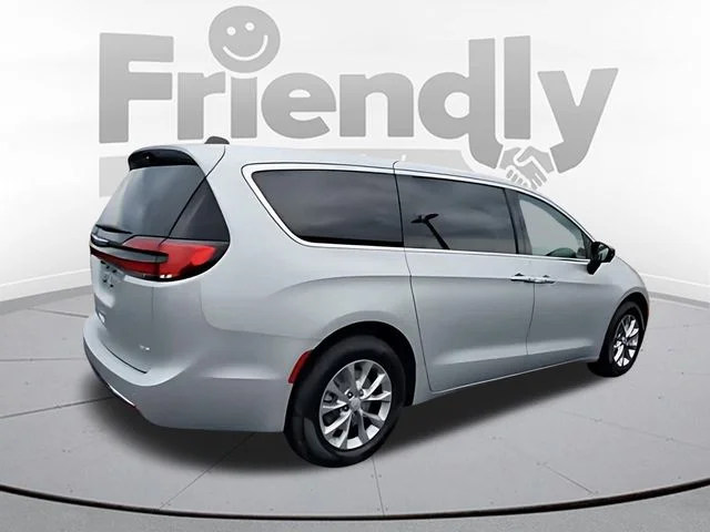 New 2026 Silver Mist Clear-Coat Exterior Paint Chrysler Select image 5