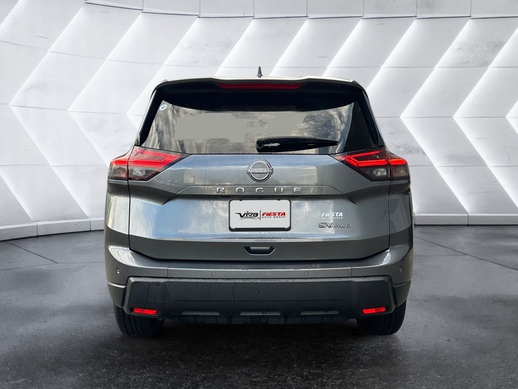 Used 2024 Gray Nissan SV image 5