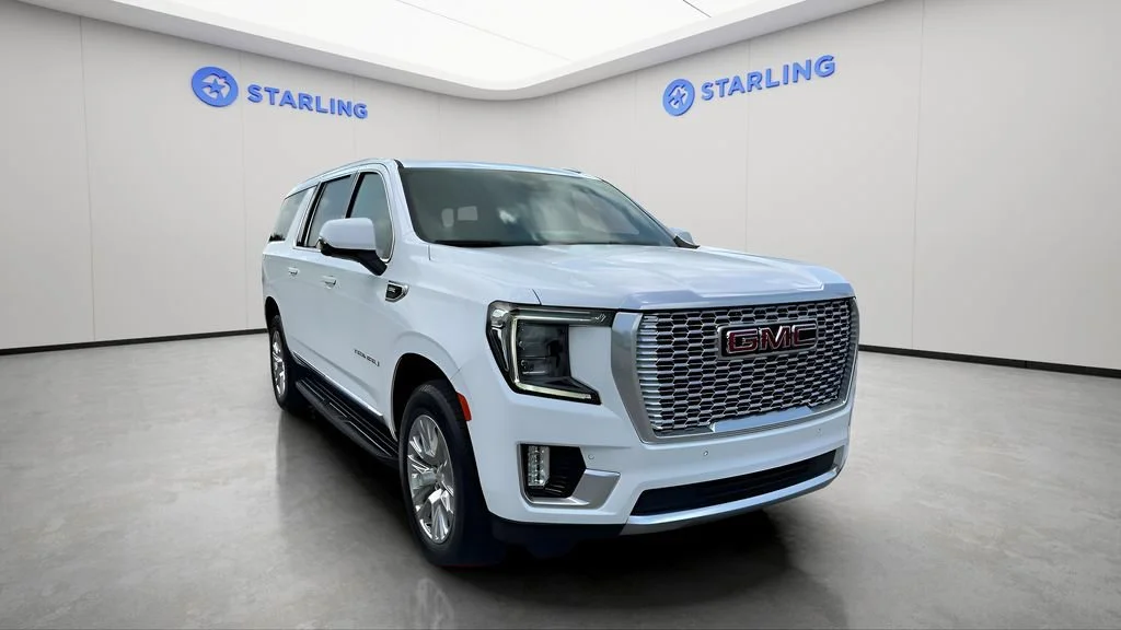 Used 2024 Summit White GMC Denali image 7