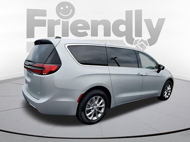 New 2026 Silver Mist Clear-Coat Exterior Paint Chrysler Select image 5