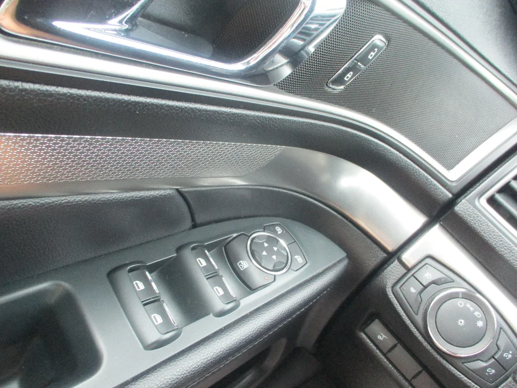 Used 2018 INGOT SILVER METALLIC Ford XLT image 12