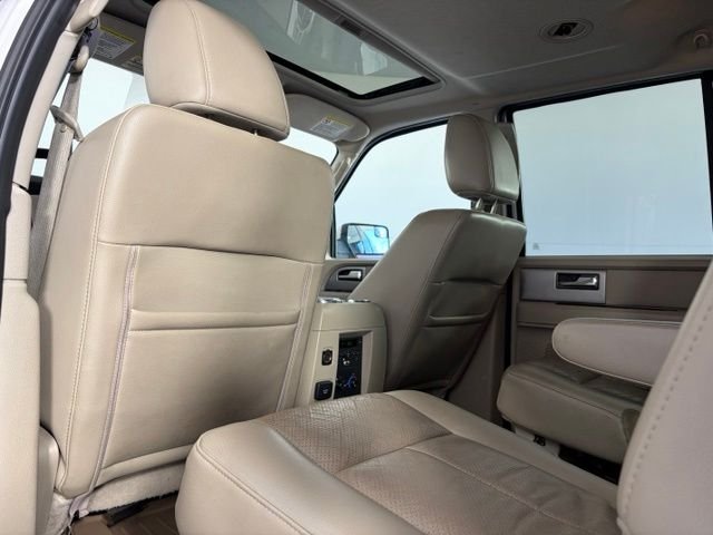 Used 2014 White Ford Limited image 38
