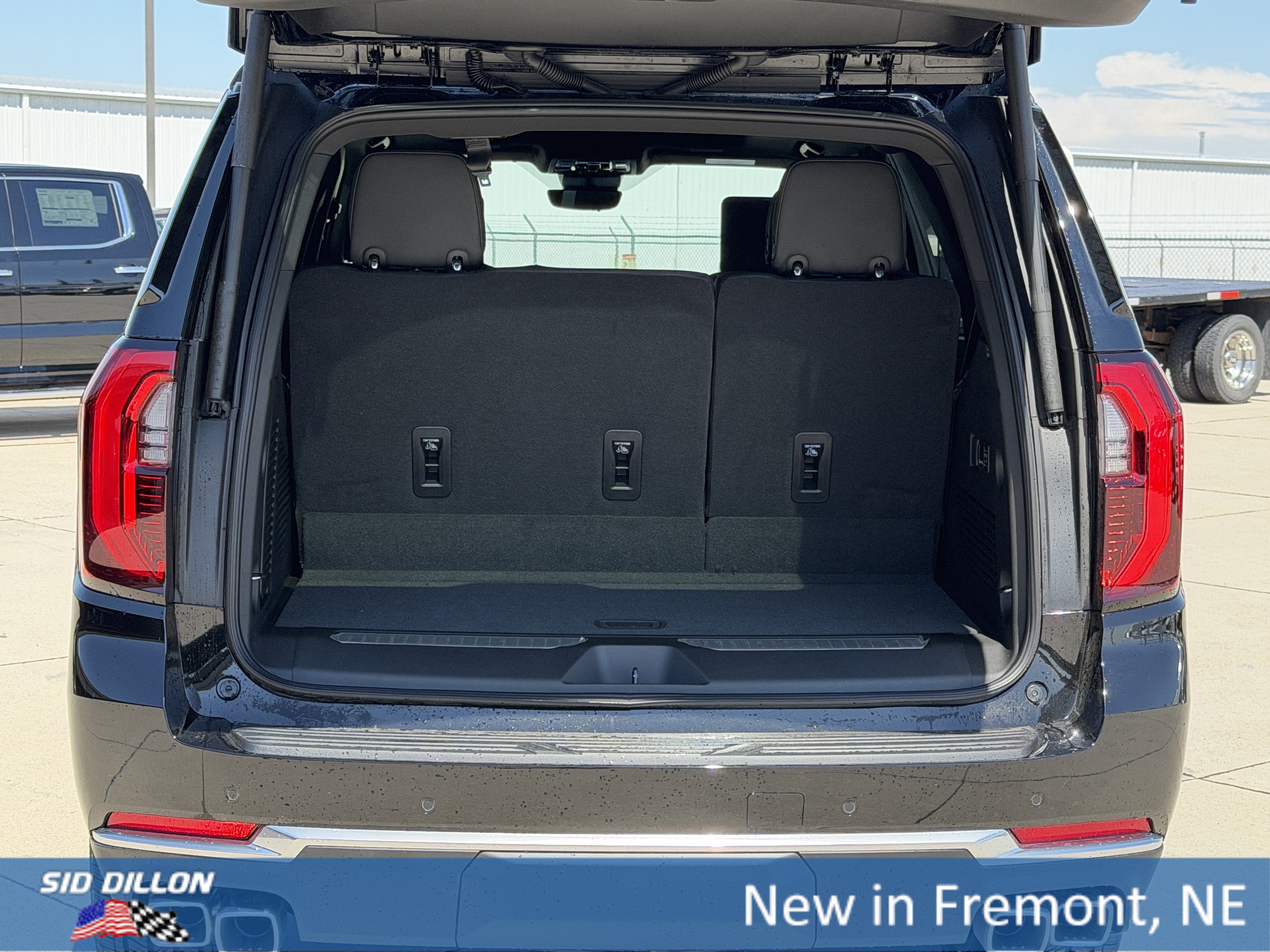 2026 GMC Yukon Denali - Photo 5