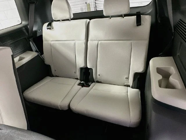 New 2027 White Hyundai SE image 12