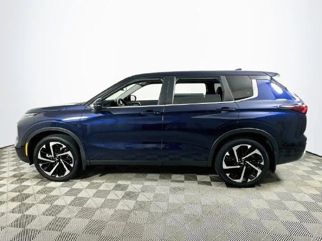 Certified Used 2023 Blue Mitsubishi SE image 6