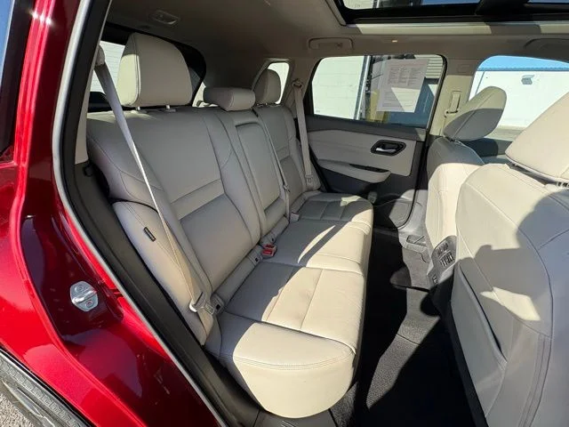 Used 2023 Red Nissan SL image 31