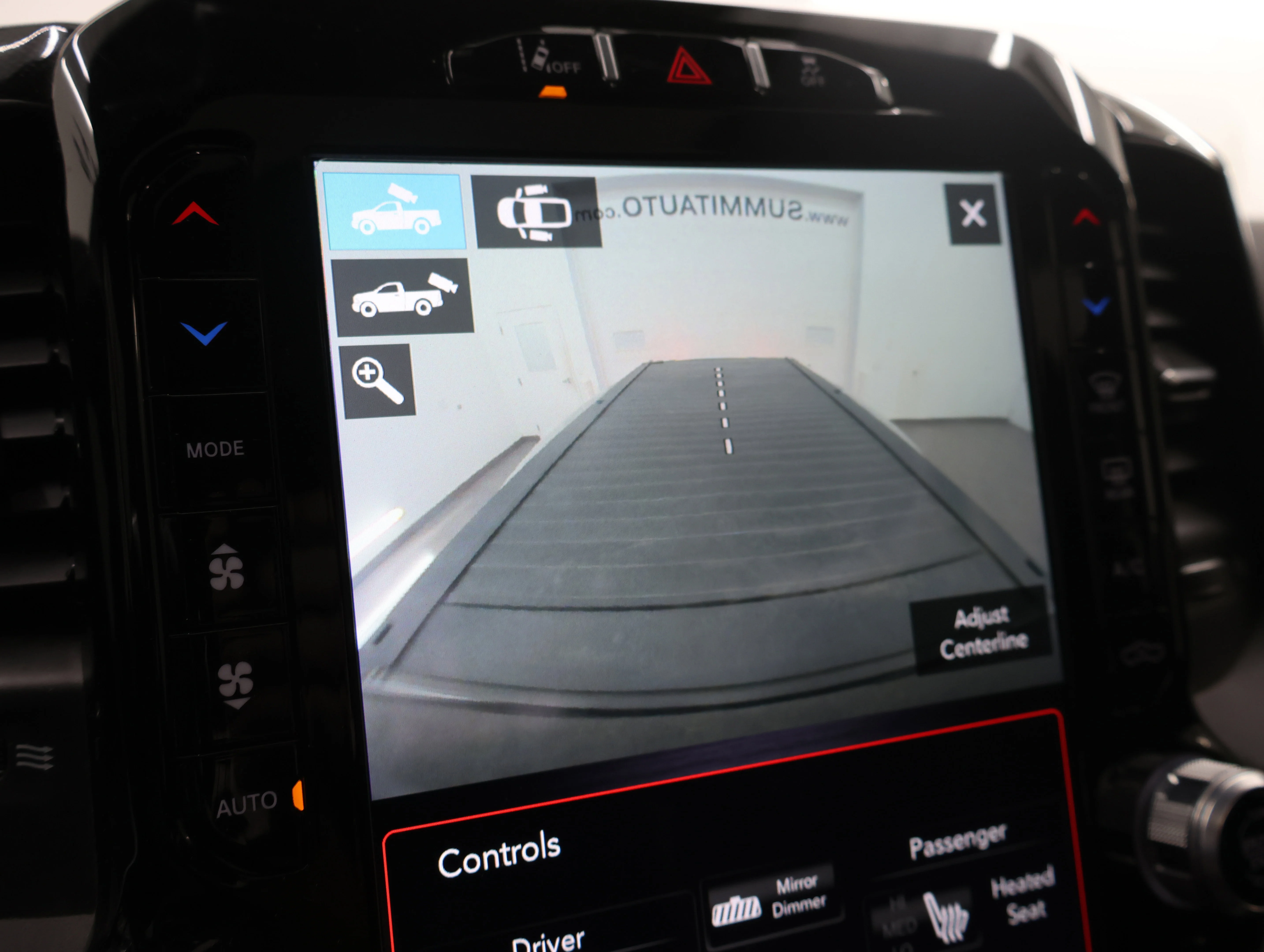 Used 2020 Billet Silver Metallic Clearcoat Ram Laramie image 20