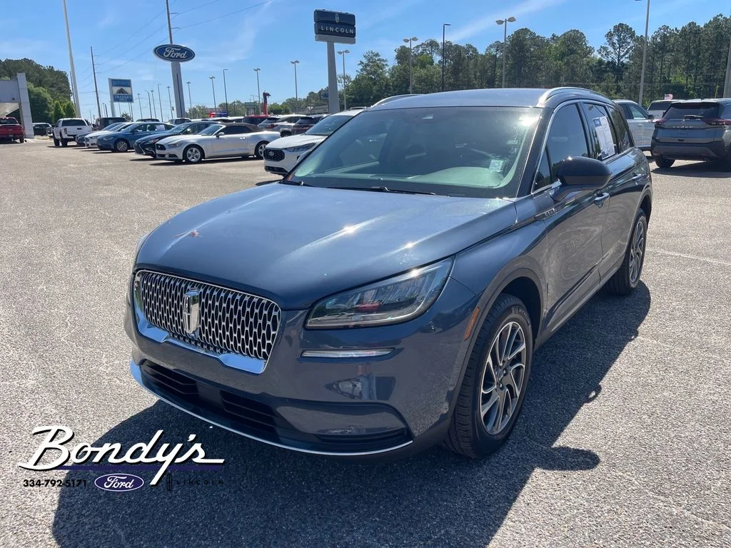 Used 2022 Blue Metallic Lincoln Standard image 3