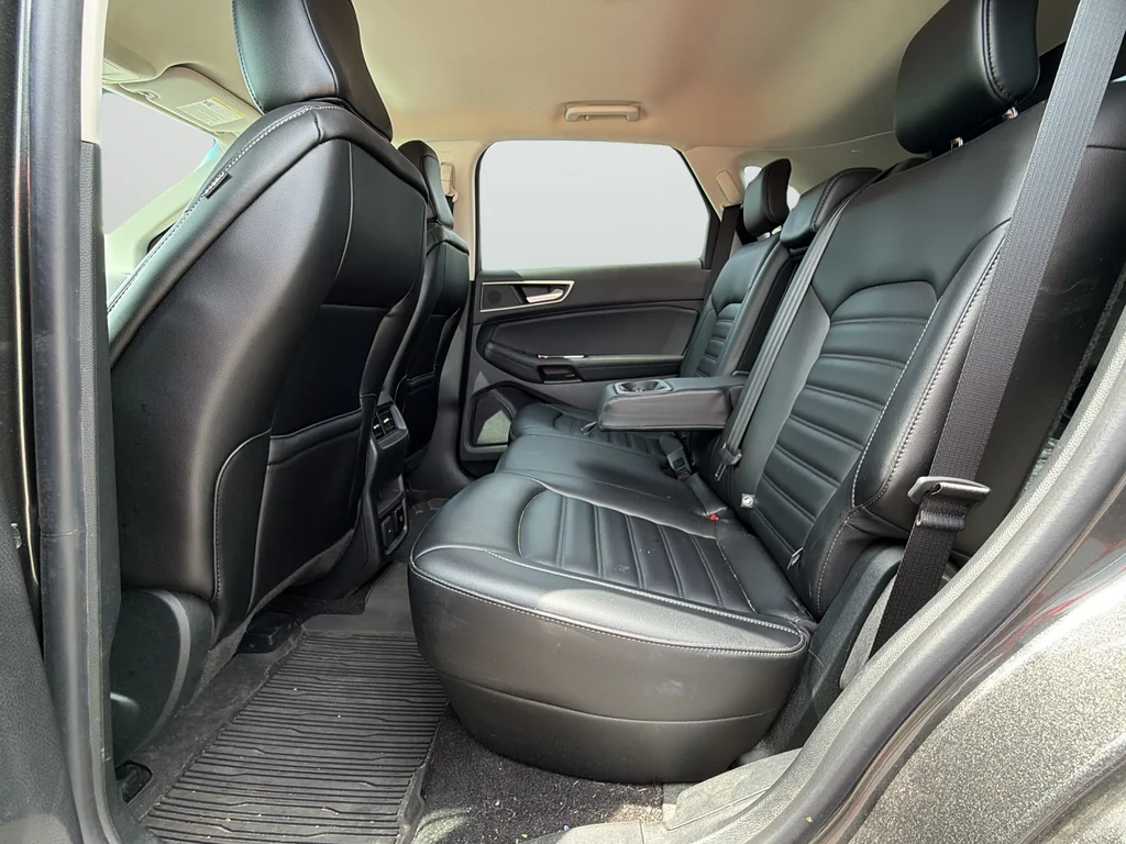 Used 2020 Gray Ford SEL image 25