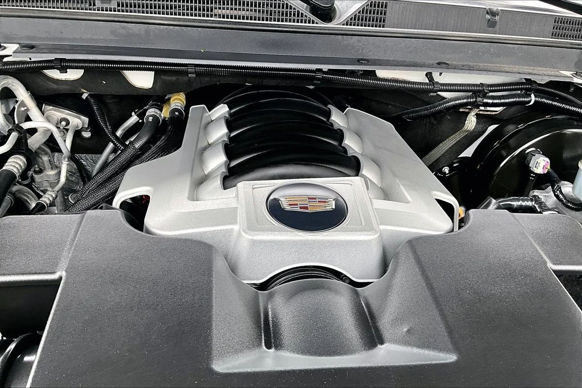 Used 2020 White Cadillac Luxury image 32