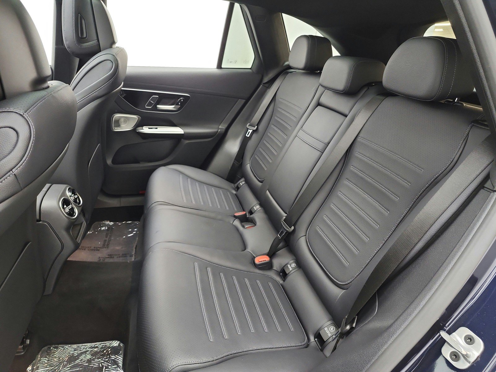 Used 2023 Nautical Blue Metallic Mercedes-Benz GLC 300 4MATIC® SUV image 13